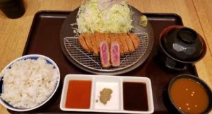 勝牛の牛ロースカツ膳