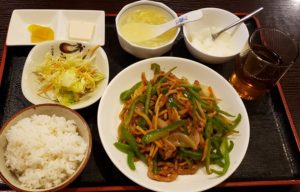 池袋西口の祥龍房のチンジャオロース定食