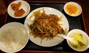 佳華園のニラレバー炒め